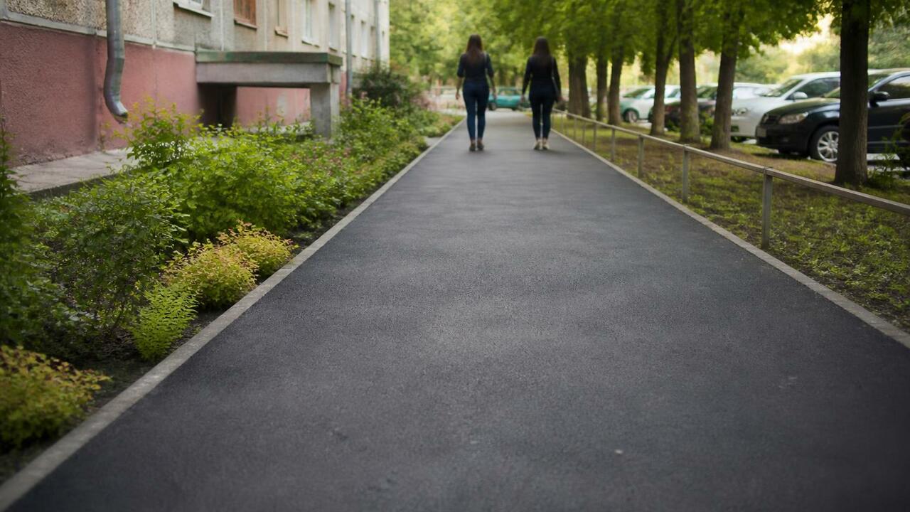 В Тюмени на улице Пермякова началось строительс...
