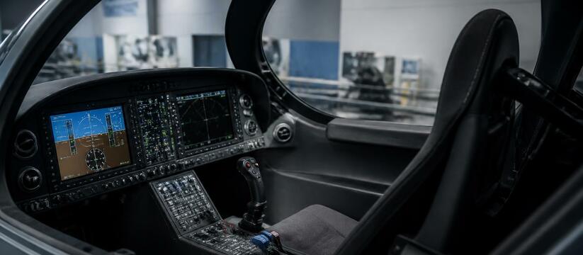 В Тюмени открыли уникальный тренажер Ан-74 для ...