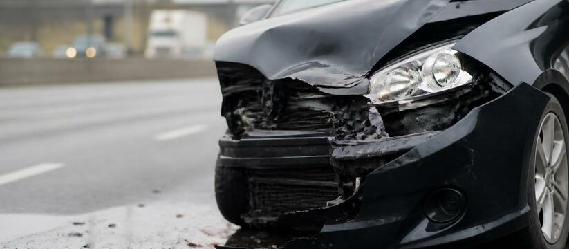 Под Тюменью водитель Volkswagen погиб при столк...